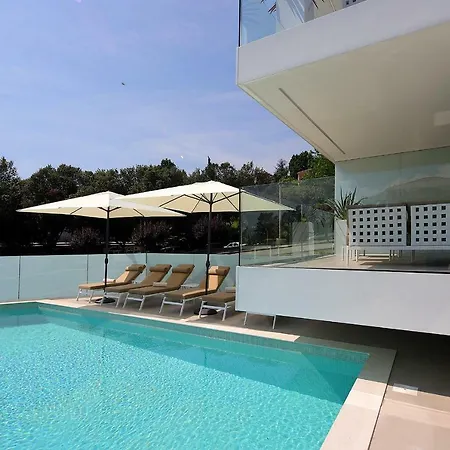 Designed With Swimming Pool Near The Apartment Opatija