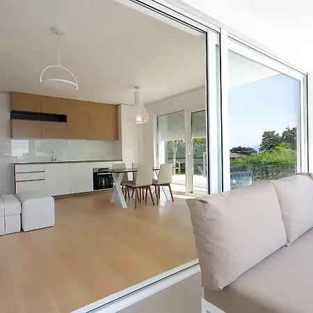 Designed With Swimming Pool Near The Apartment *