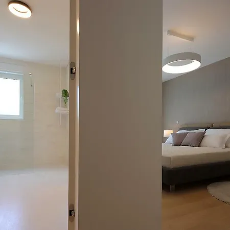 Apartment Designed With Swimming Pool Near The Opatija