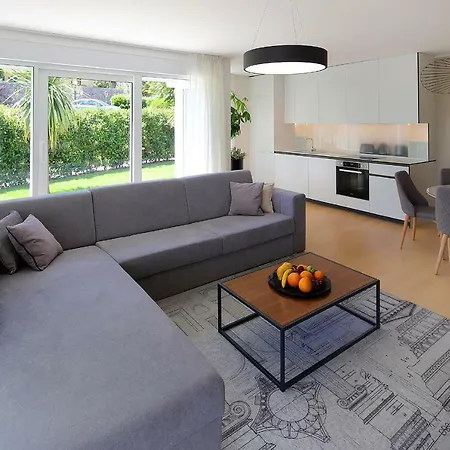 Designed With Swimming Pool Near The Apartment *