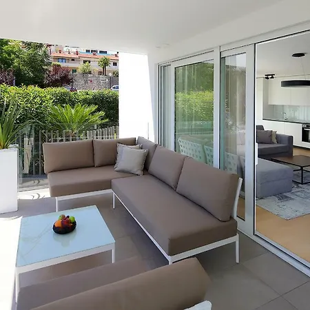 Designed With Swimming Pool Near The Apartment *