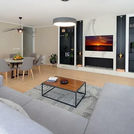 Designed With Swimming Pool Near The Apartment Opatija