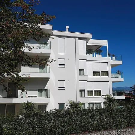 Designed With Swimming Pool Near The Apartment Opatija