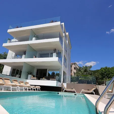 Designed With Swimming Pool Near The Apartment *